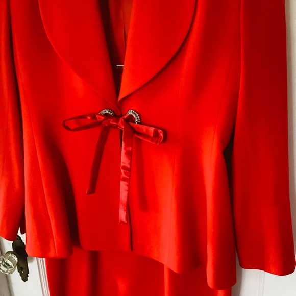 VTG Designer ilie Wacs Red Skirt Suit Rhinestone Tie Front Blazer Size 10 USA - Picture 3 of 14